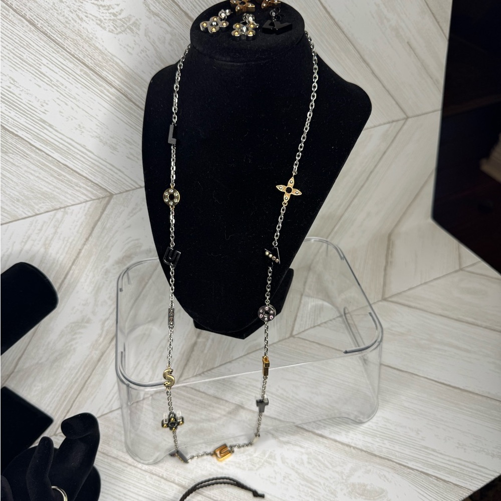 LOUIS VUITTON “Love Letters” jewelry set